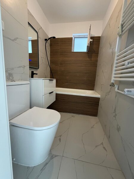 Titan 3 minute metrou si parc Al. Zavideni.