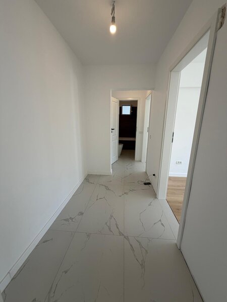 Titan 3 minute metrou si parc Al. Zavideni.