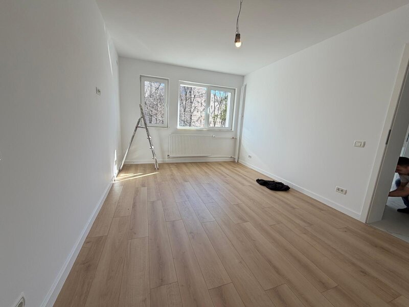 Titan 3 minute metrou si parc Al. Zavideni.